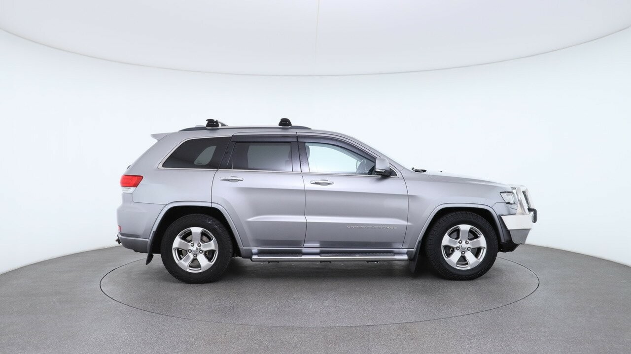 Jeep Grand Cherokee image 3