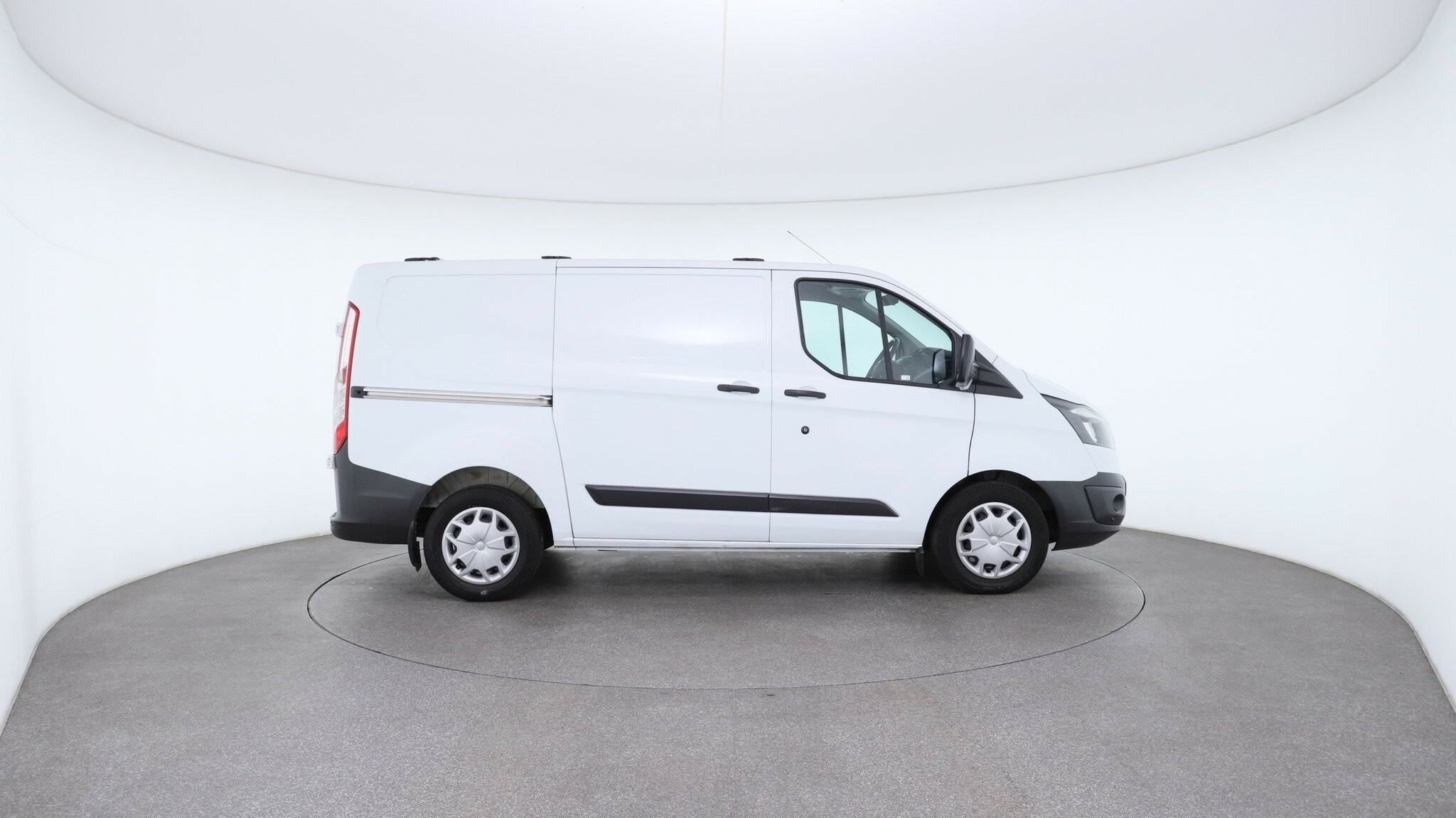 Ford Transit Custom image 3