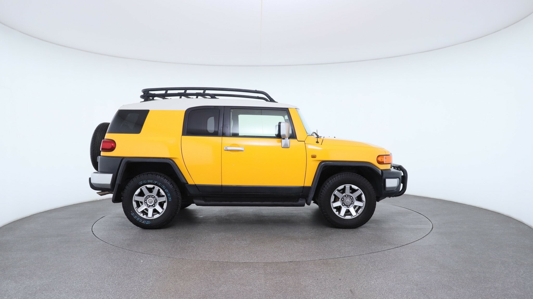Toyota Fj Cruiser image 3
