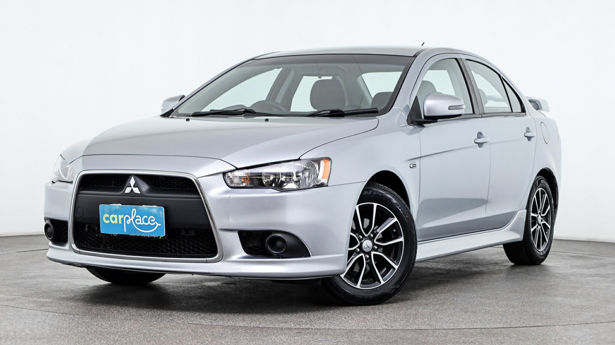 Mitsubishi Lancer image 2