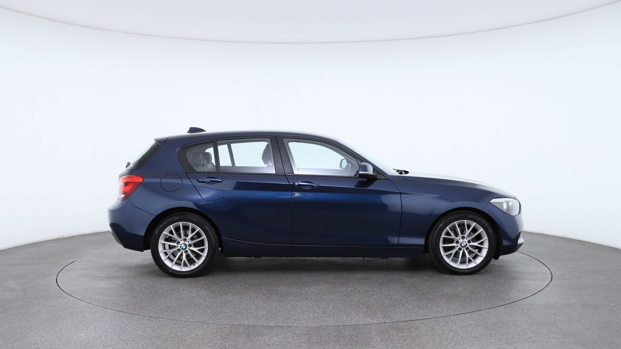 BMW 1 Series image 3