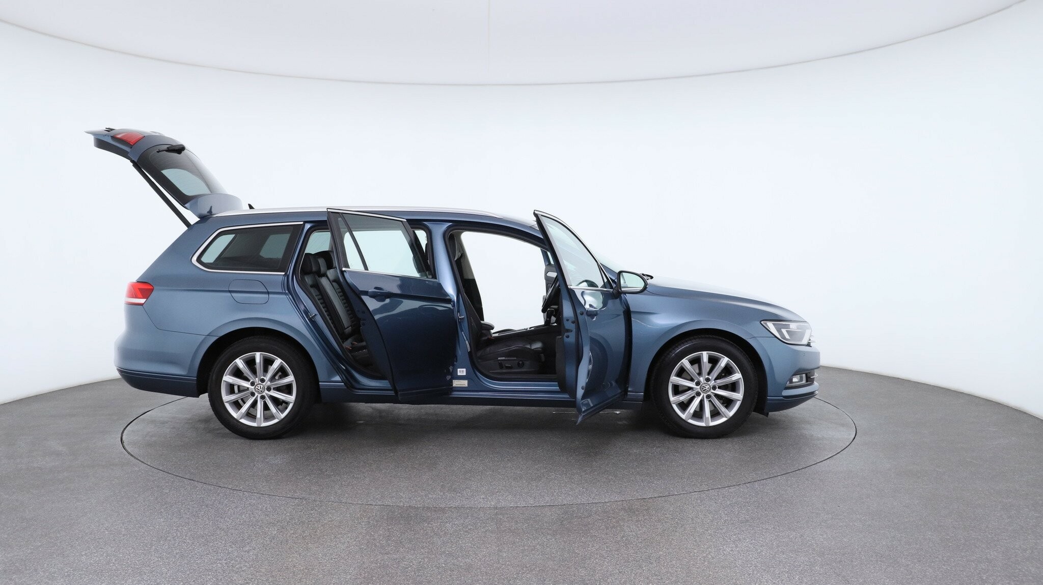 Volkswagen Passat image 4