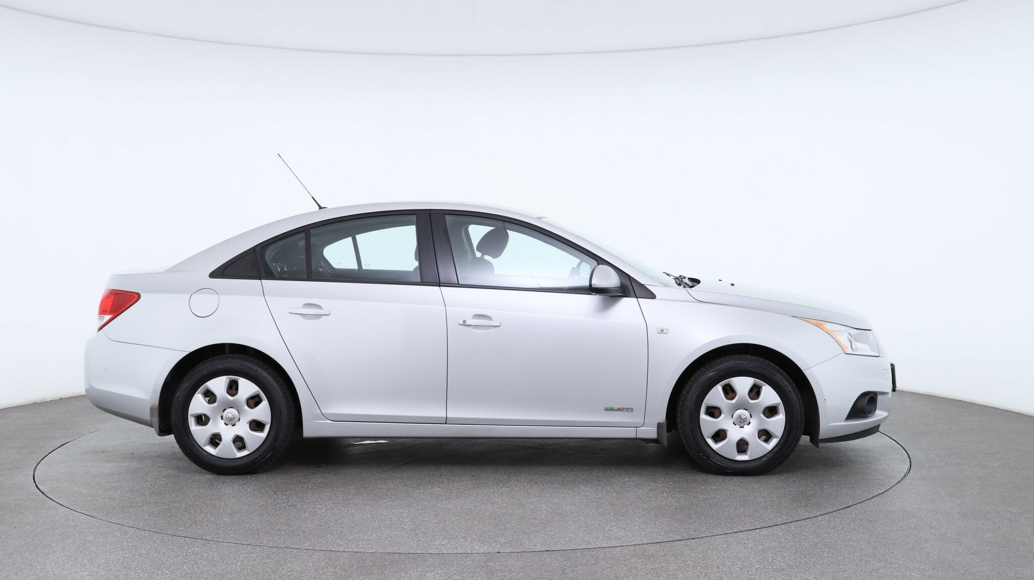 Holden Cruze image 3