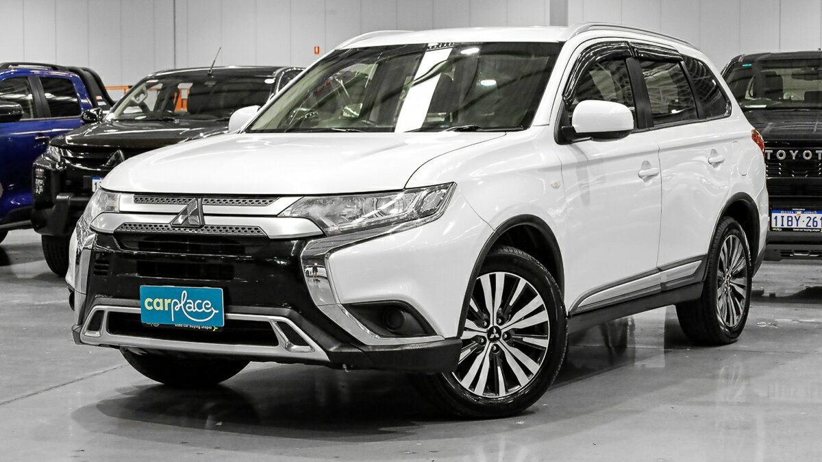 Mitsubishi Outlander image 1