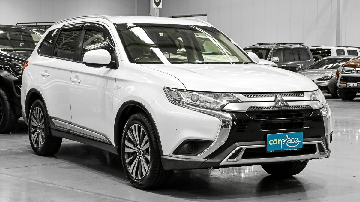 Mitsubishi Outlander image 3