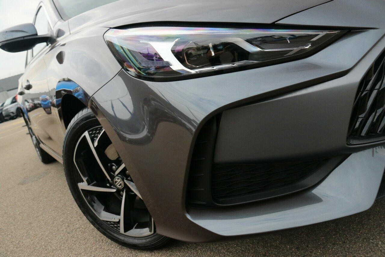 MG Mg5 image 2