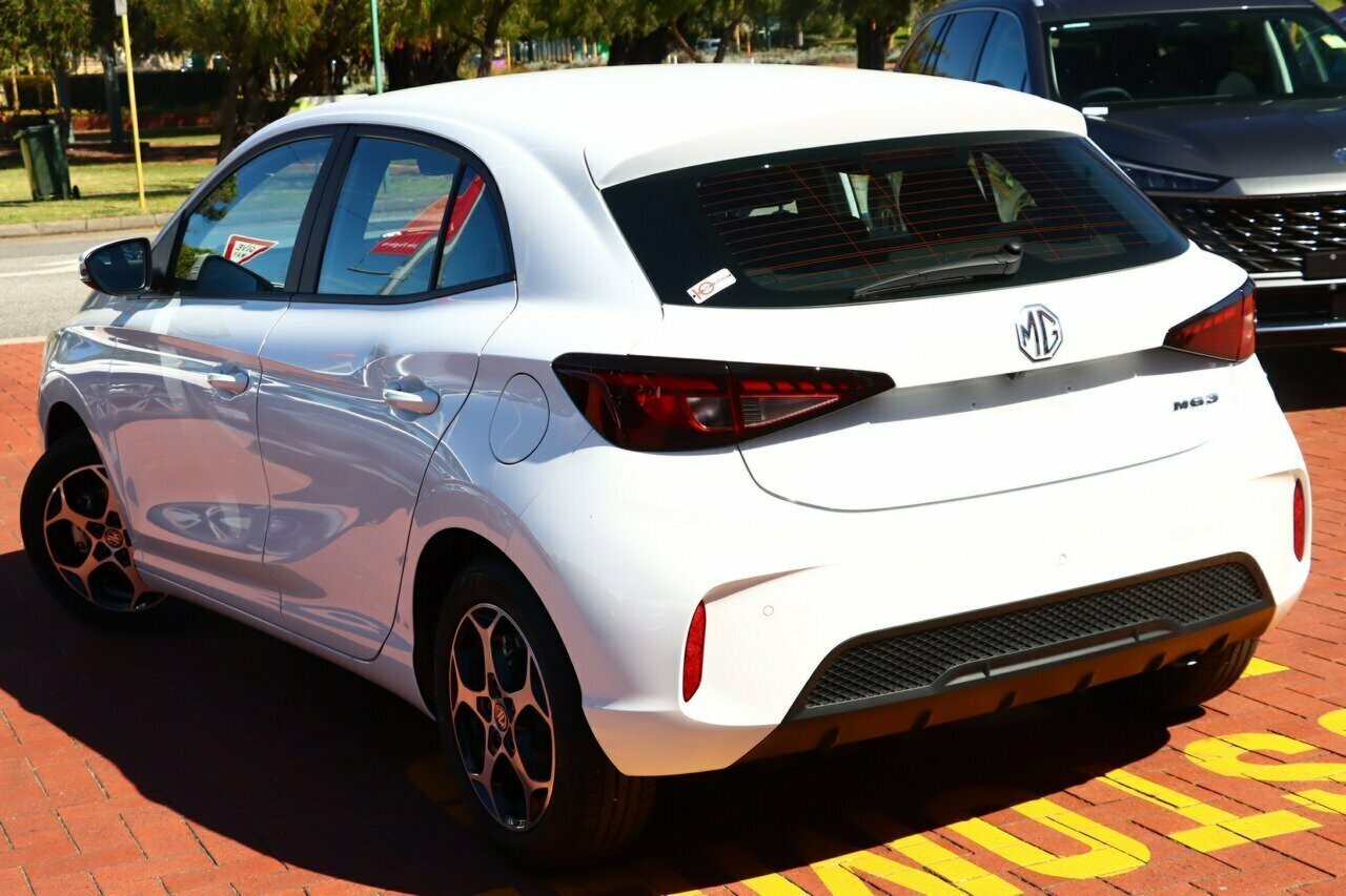 MG Mg3 image 3