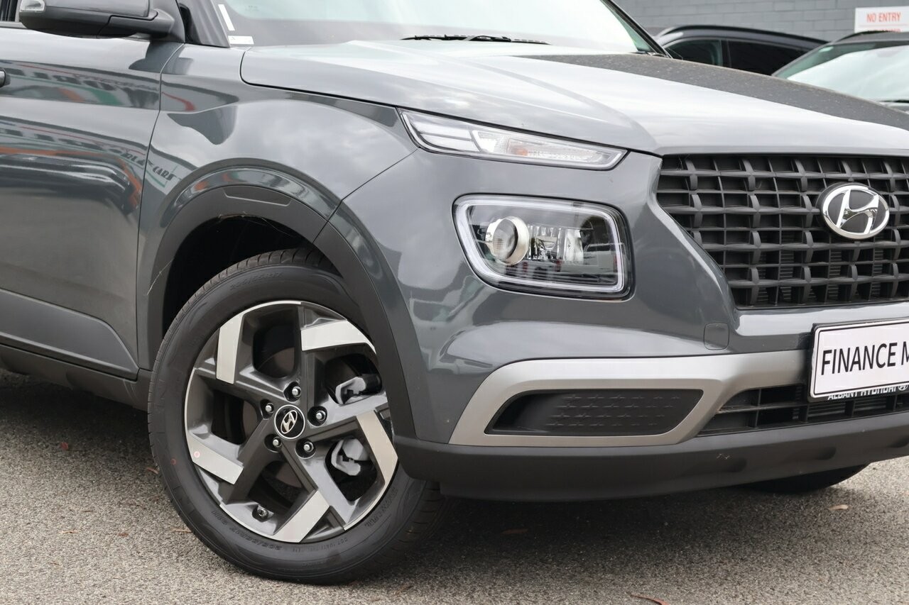 Hyundai Venue image 2