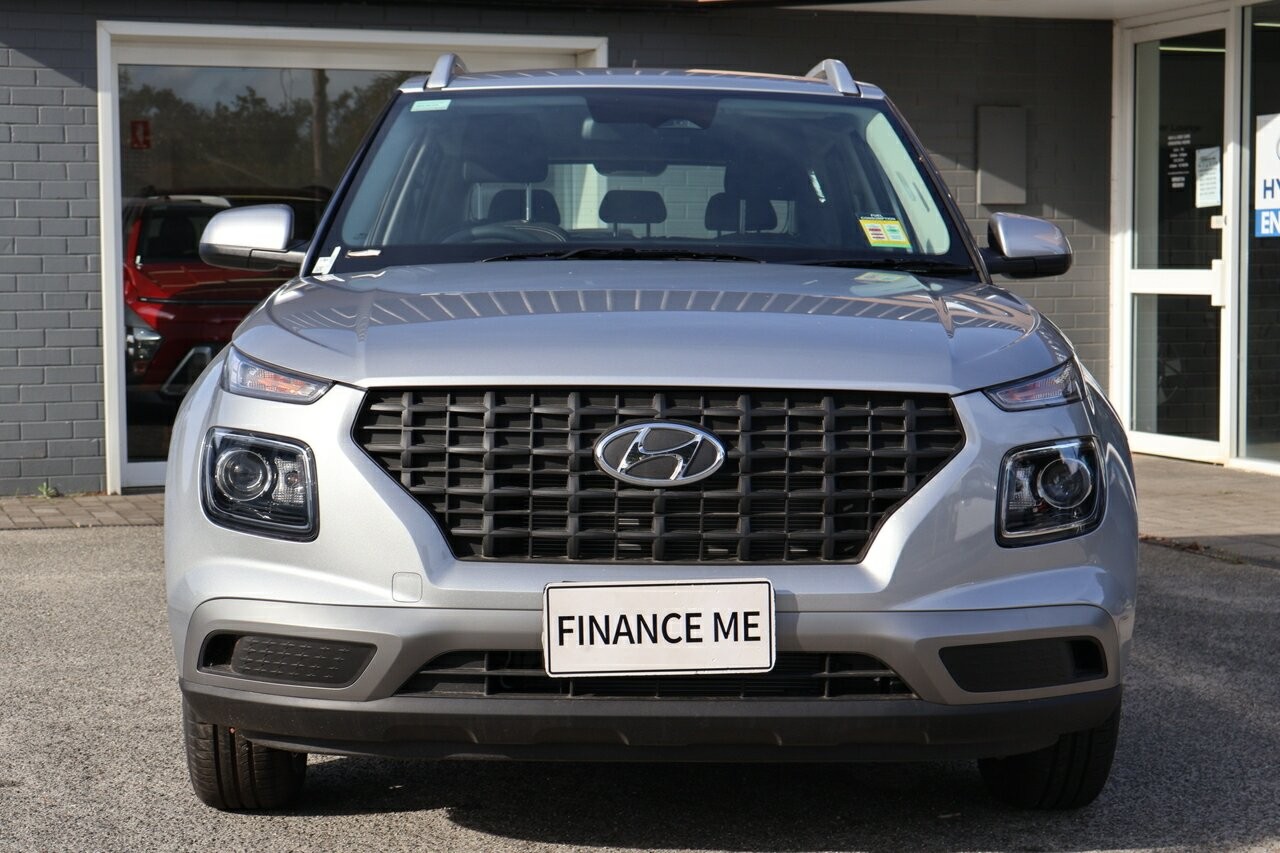 Hyundai Venue image 3