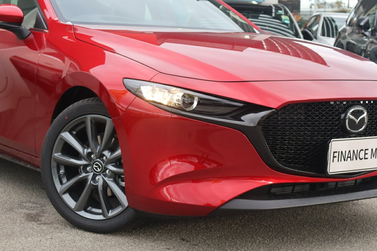 Mazda 3 image 2