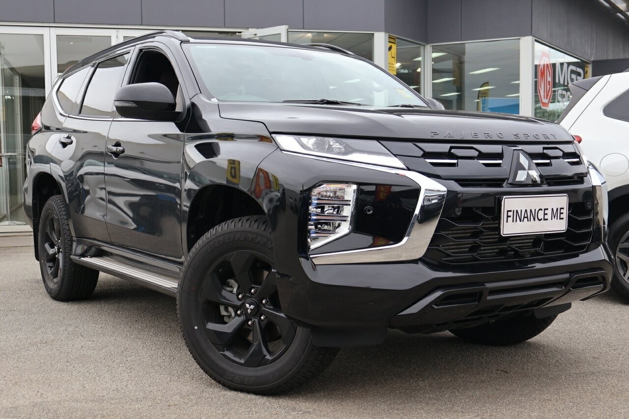 Mitsubishi Pajero Sport image 1