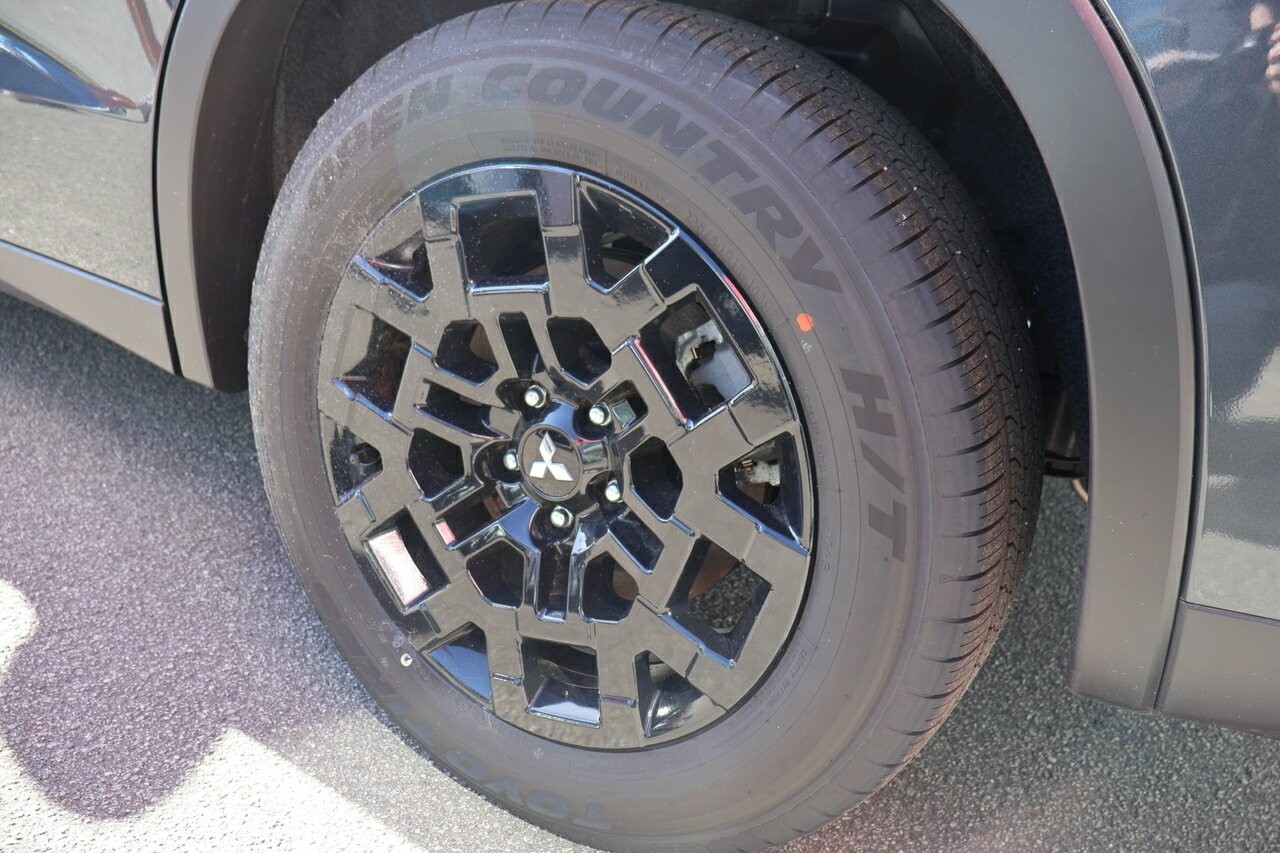 Mitsubishi Outlander image 4