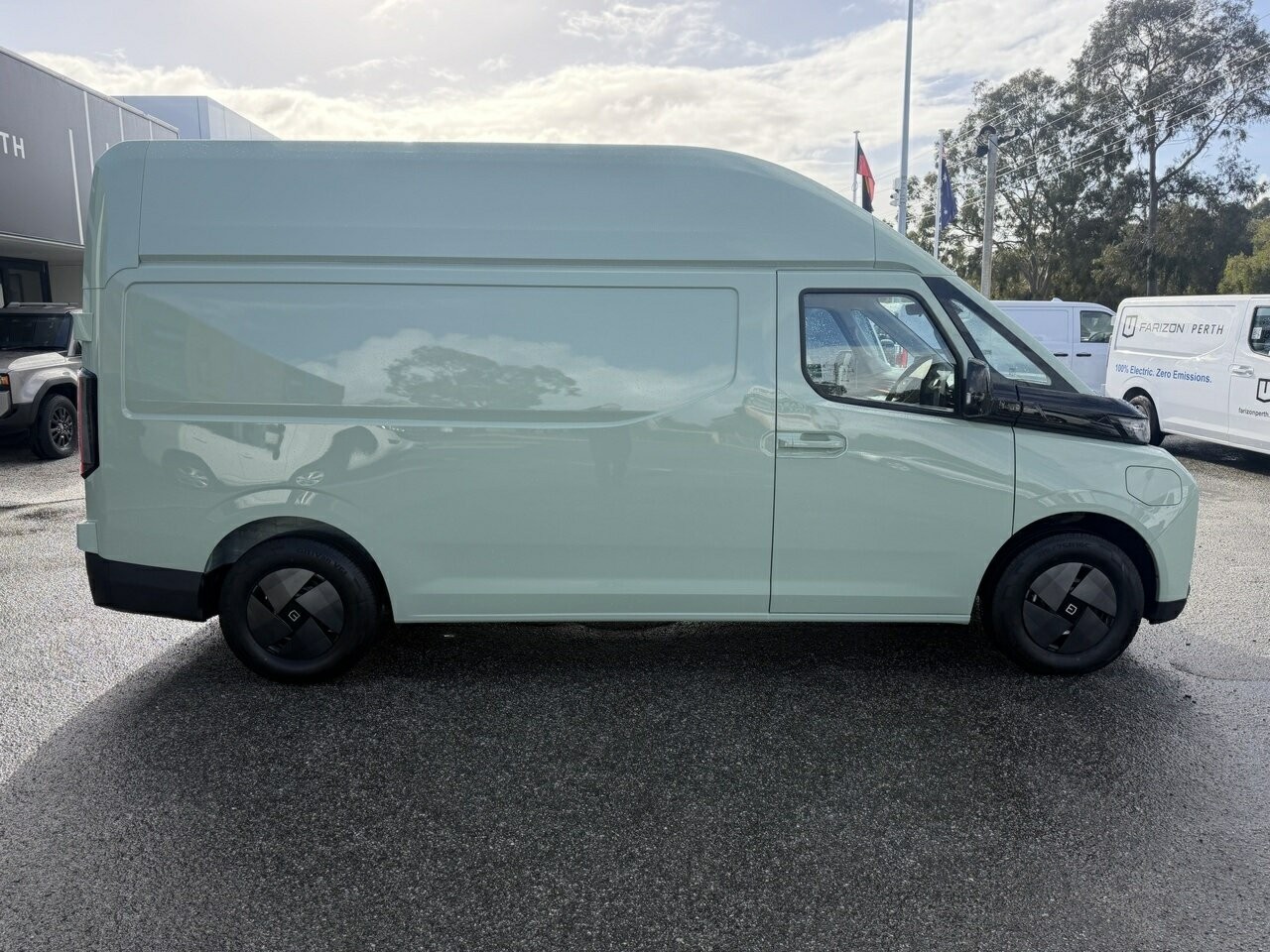 Farizon Supervan image 2