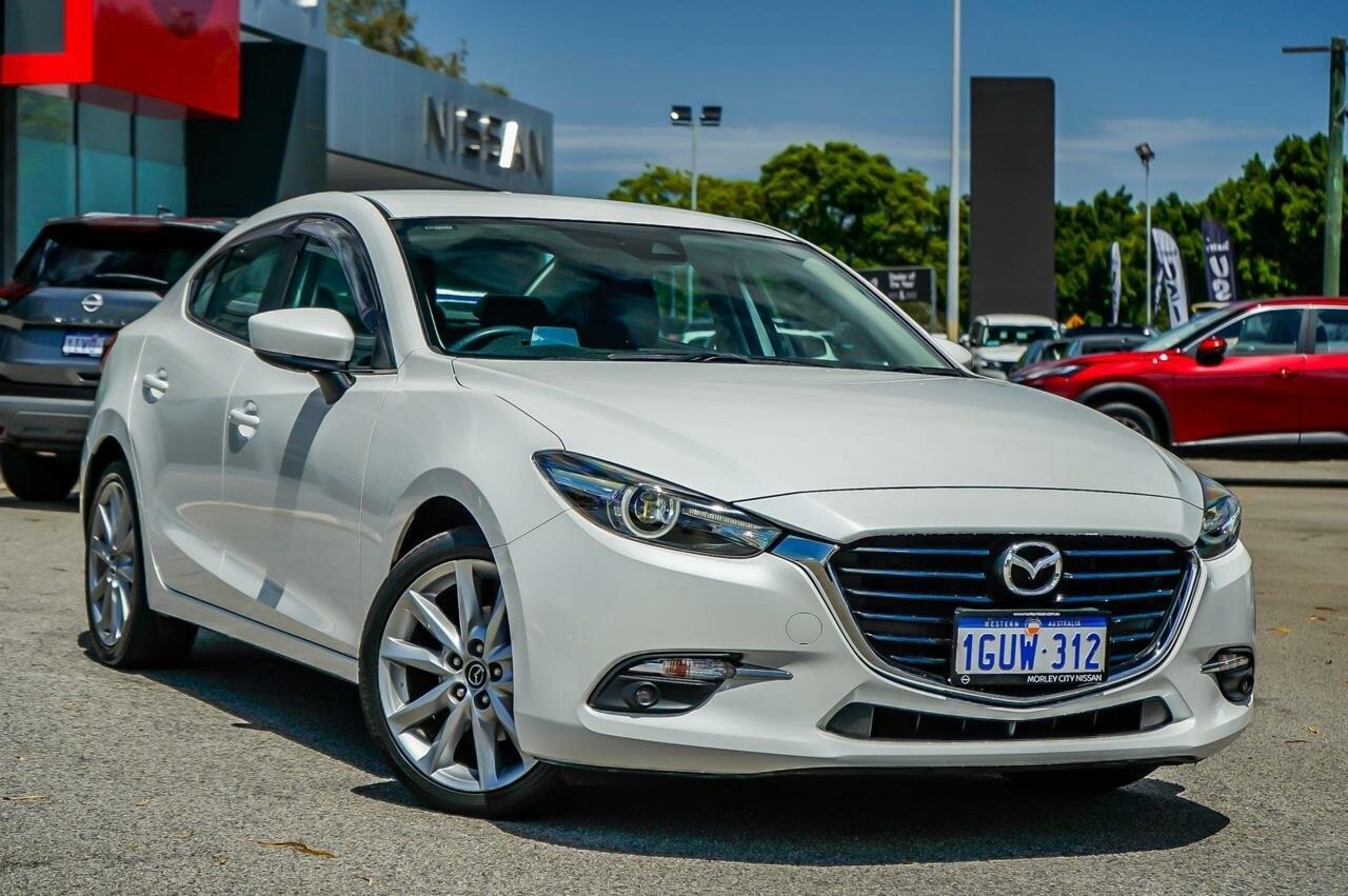 Mazda 3 image 1