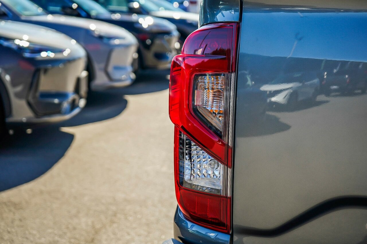 Nissan Navara image 4