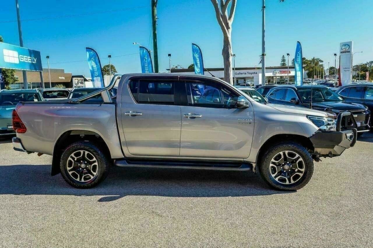 Toyota Hilux image 3
