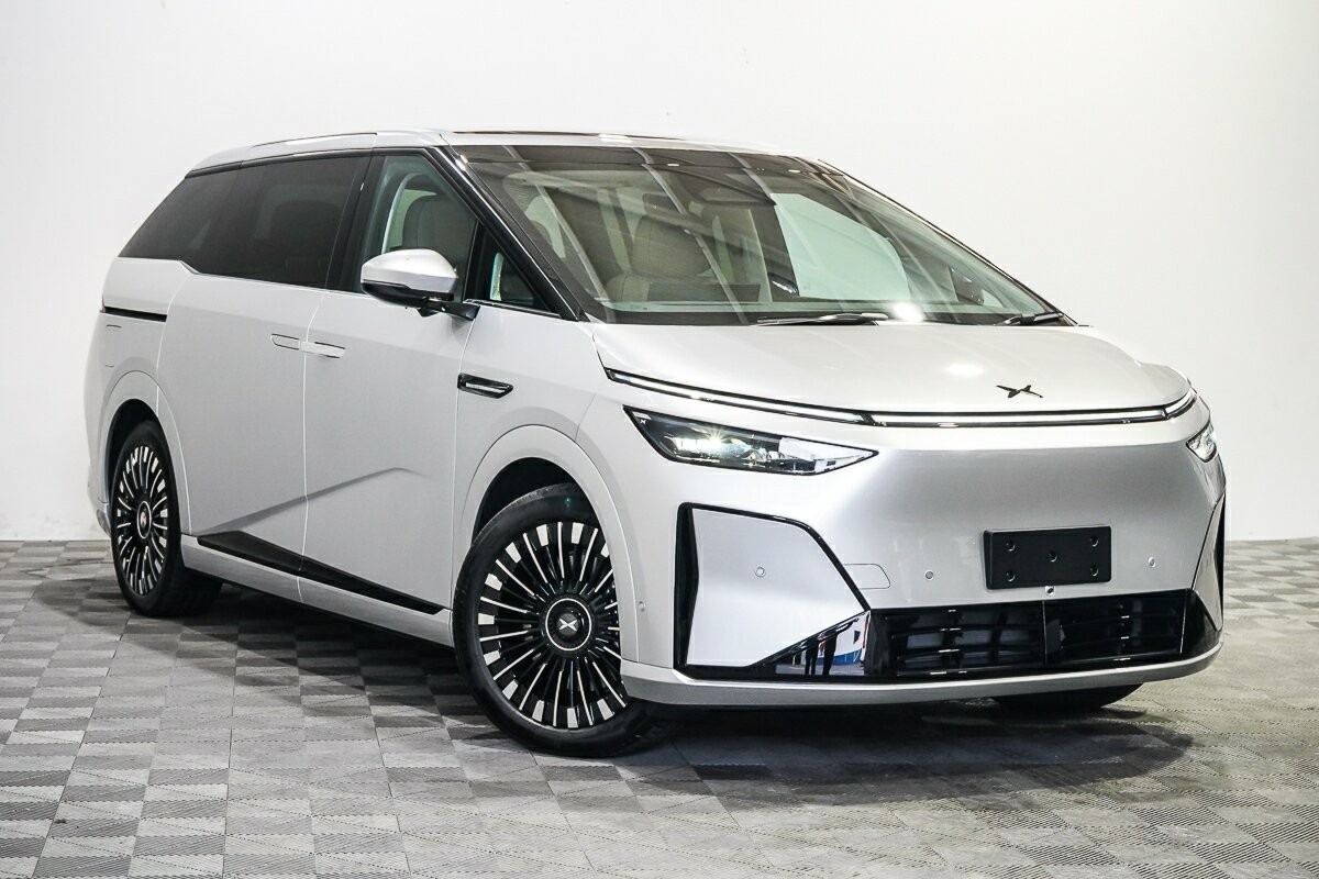 Xpeng X9 image 1