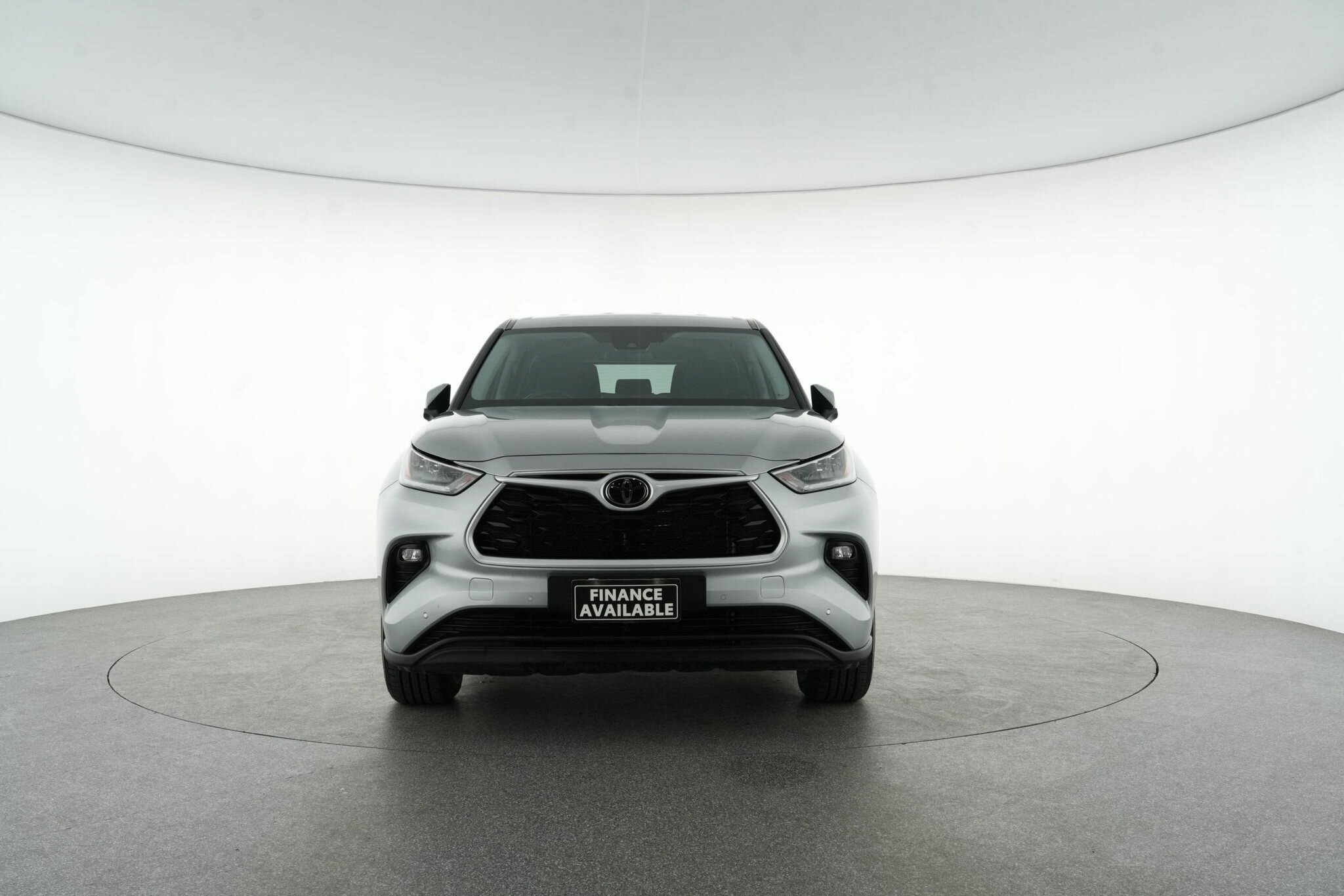 Toyota Kluger image 3