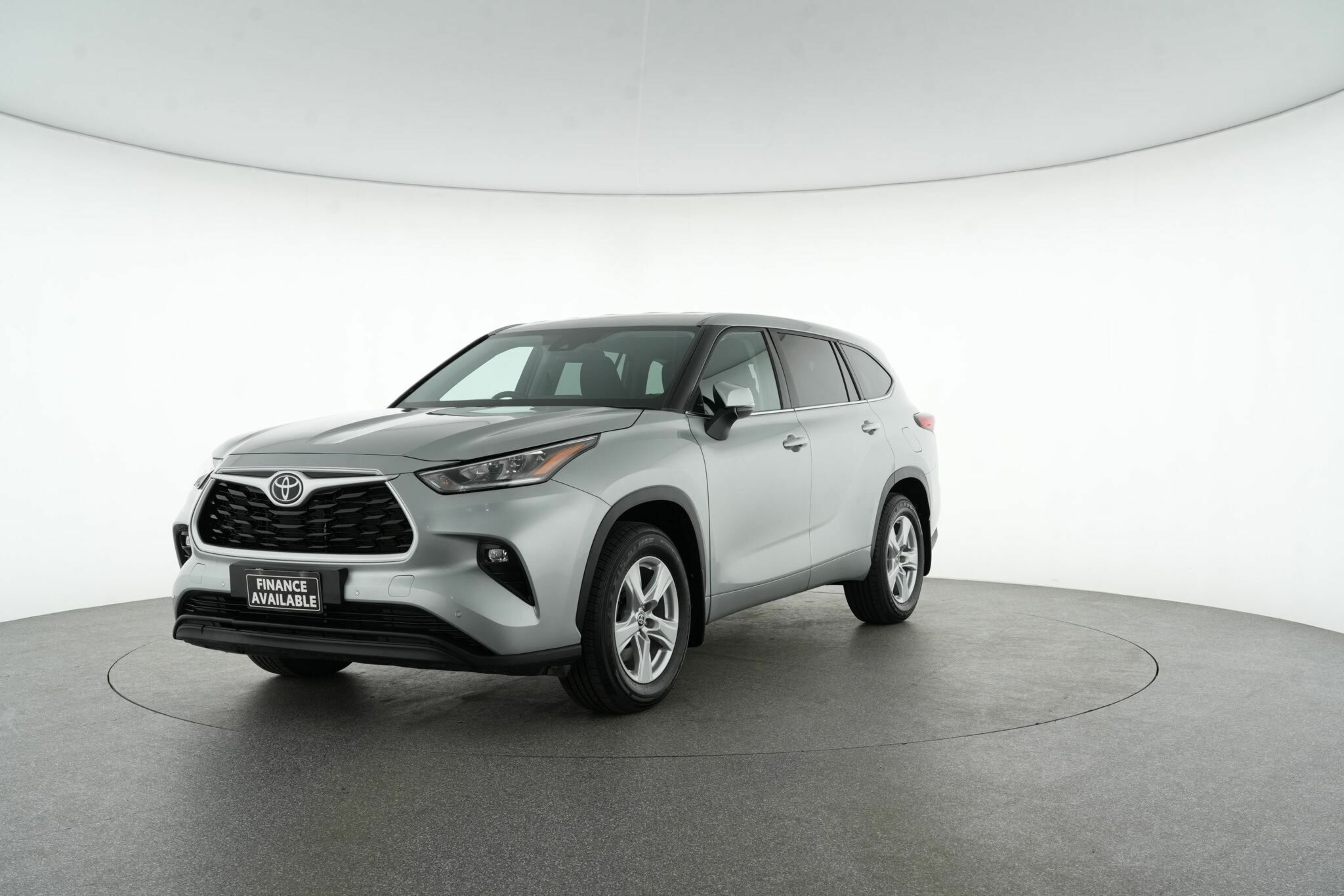 Toyota Kluger image 4