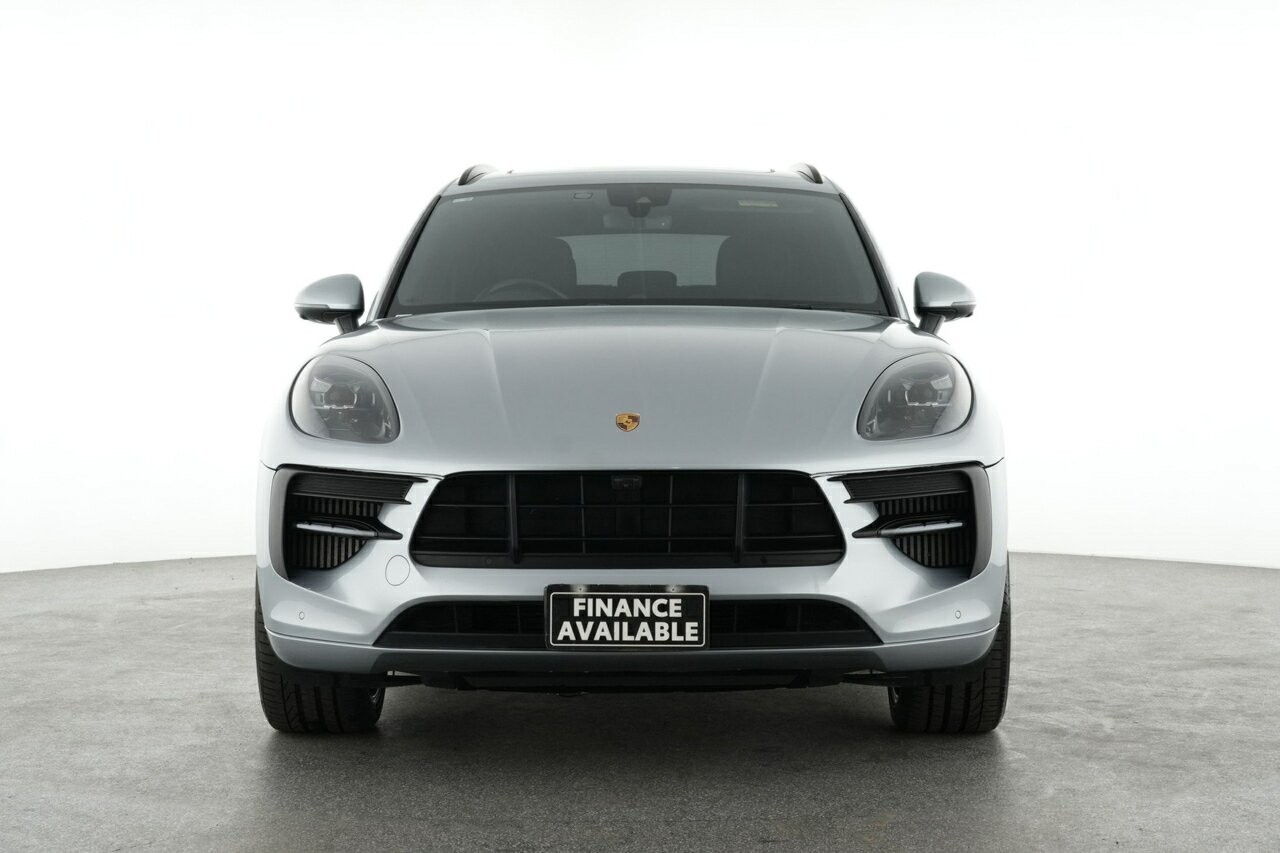 Porsche Macan image 2