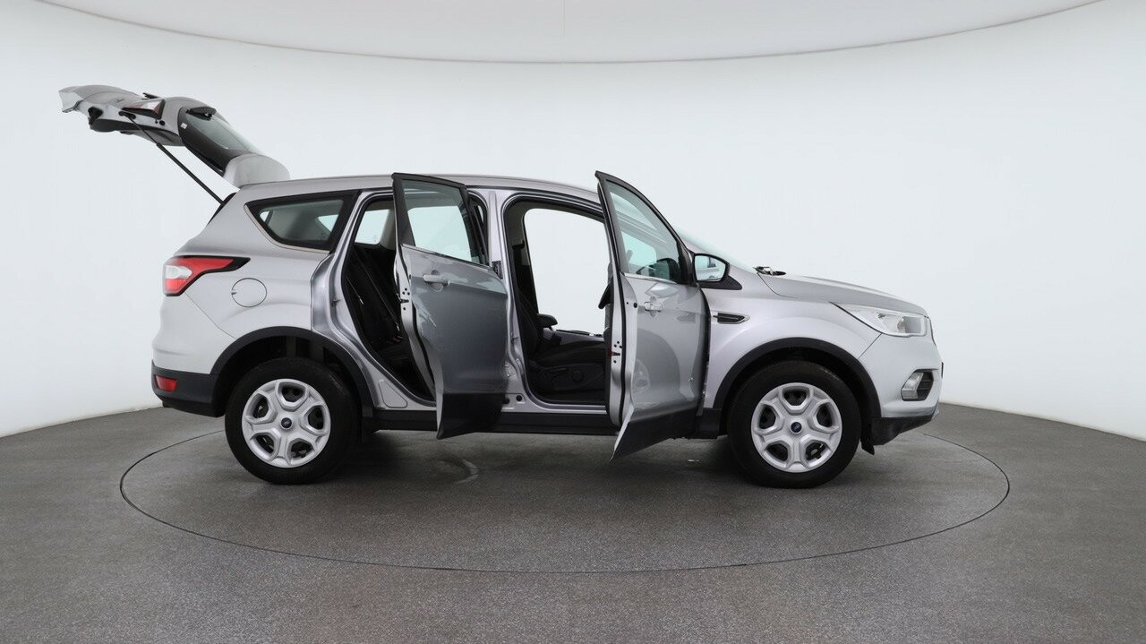 Ford Escape image 4