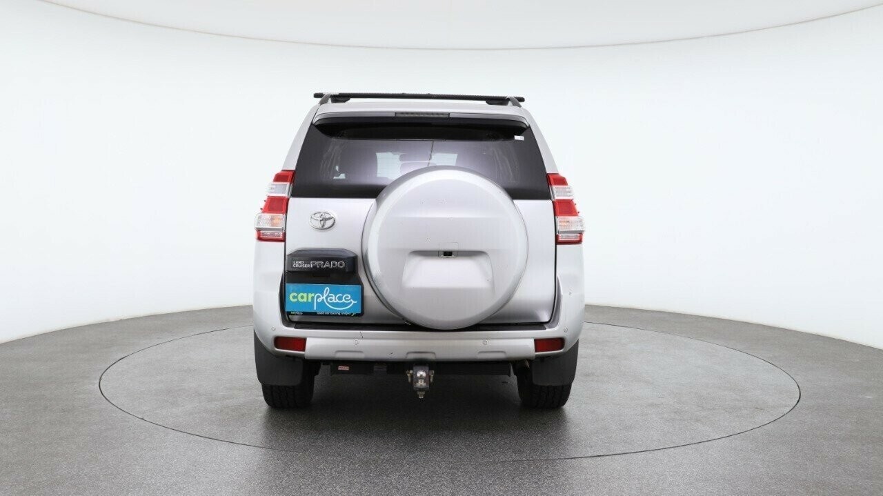 Toyota Landcruiser Prado image 2