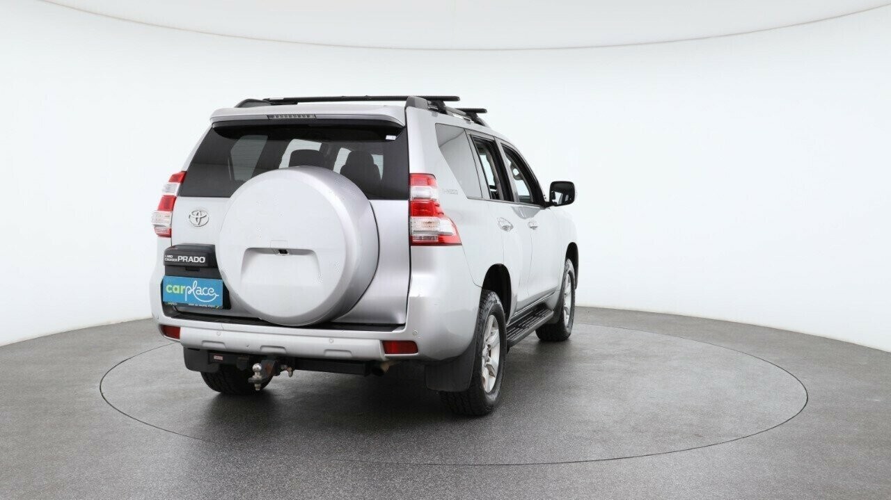 Toyota Landcruiser Prado image 3