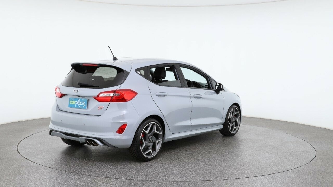 Ford Fiesta image 4