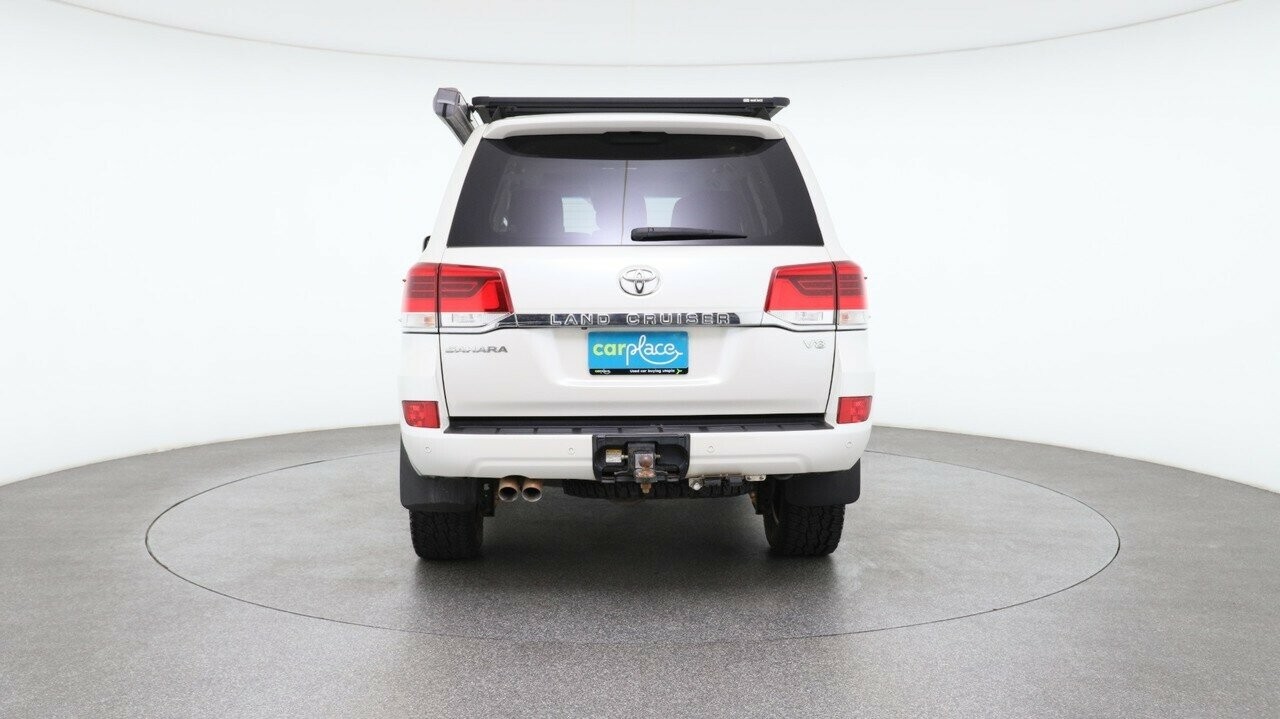 Toyota Landcruiser image 2