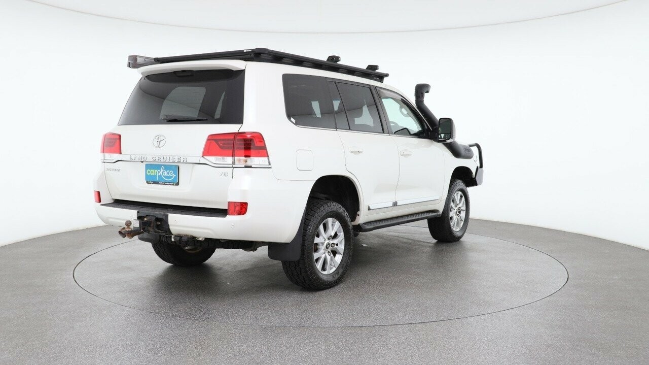 Toyota Landcruiser image 4