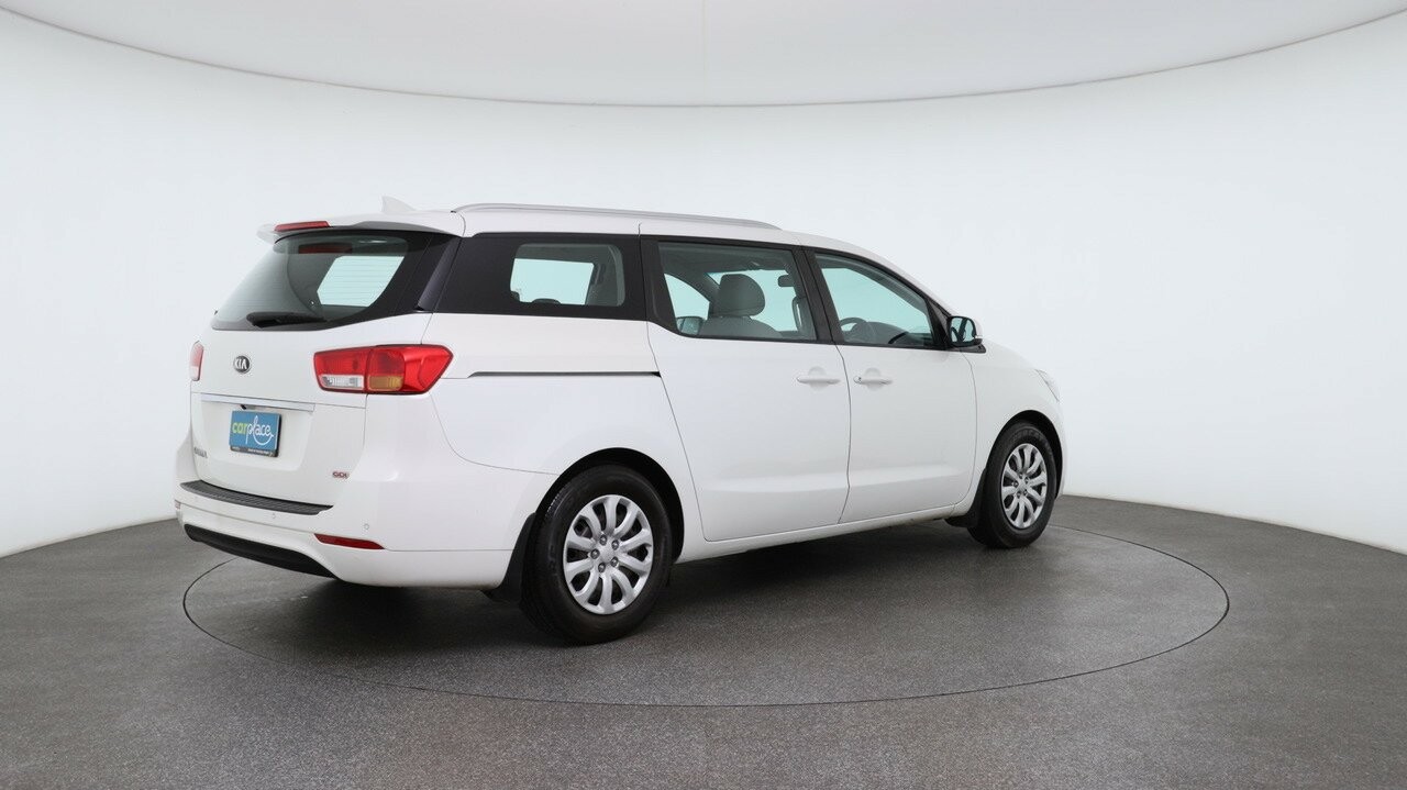 Kia Carnival image 3