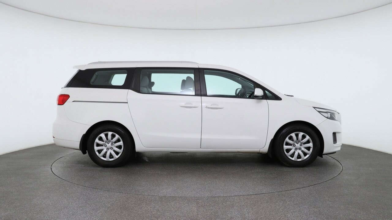Kia Carnival image 4