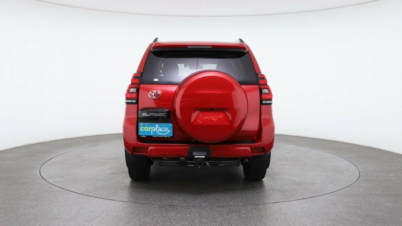 Toyota Landcruiser Prado image 2