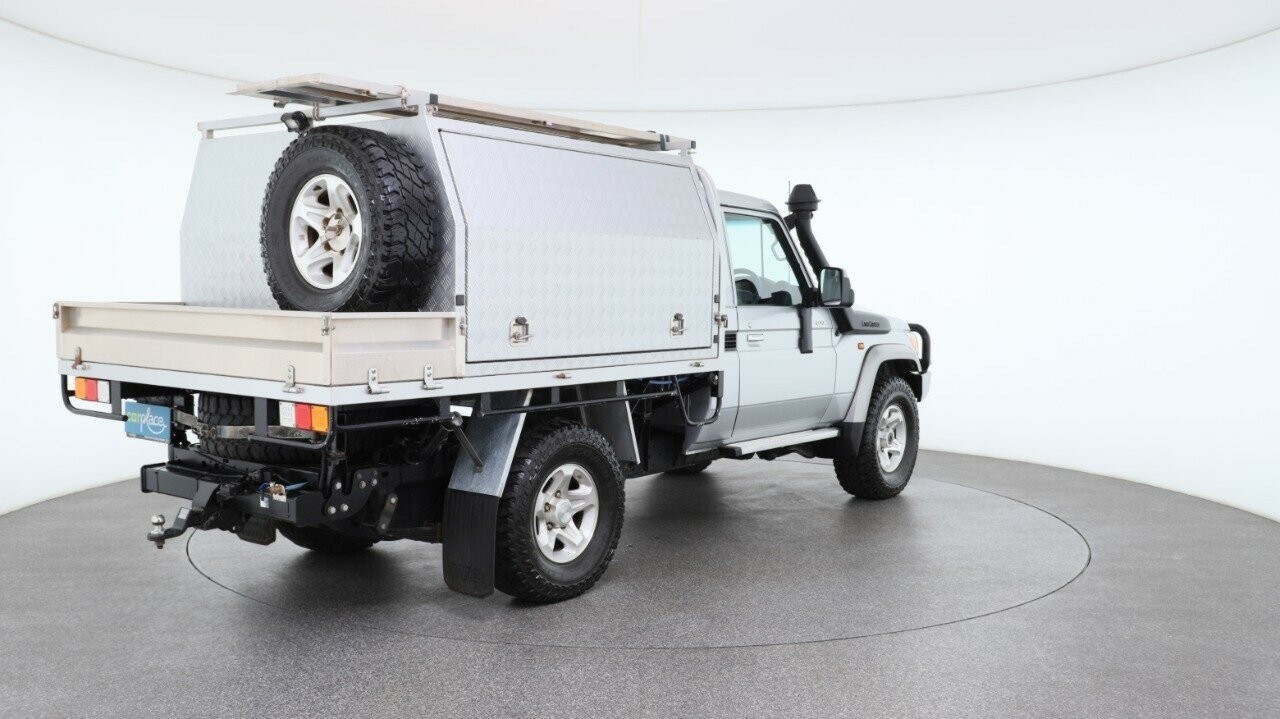 Toyota Landcruiser image 4