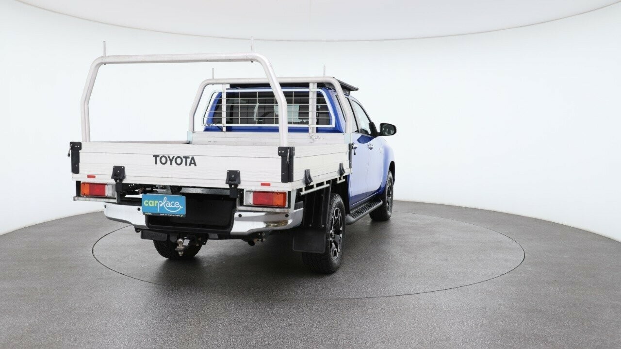 Toyota Hilux image 3