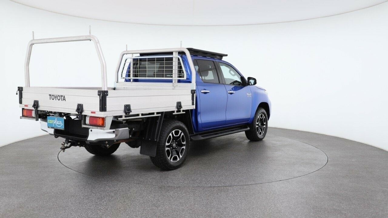 Toyota Hilux image 4