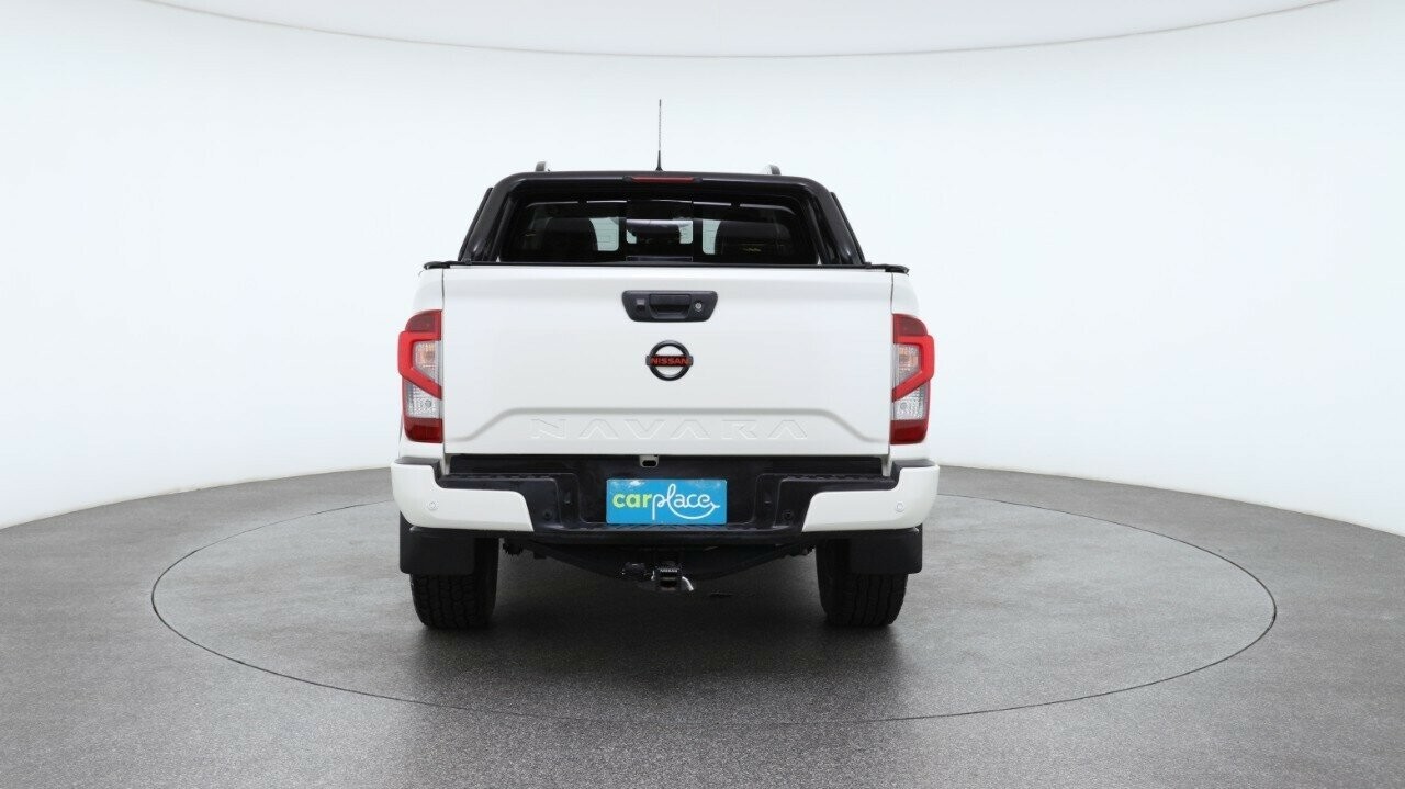 Nissan Navara image 2