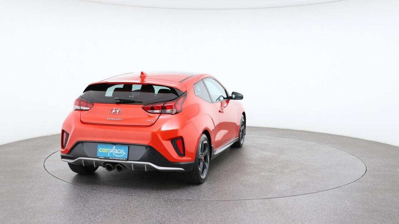 Hyundai Veloster image 3