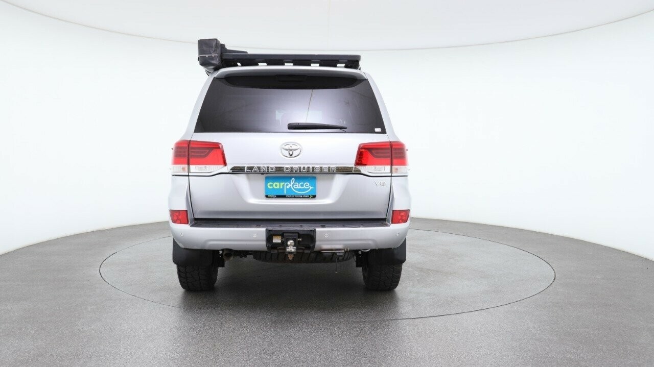 Toyota Landcruiser image 2