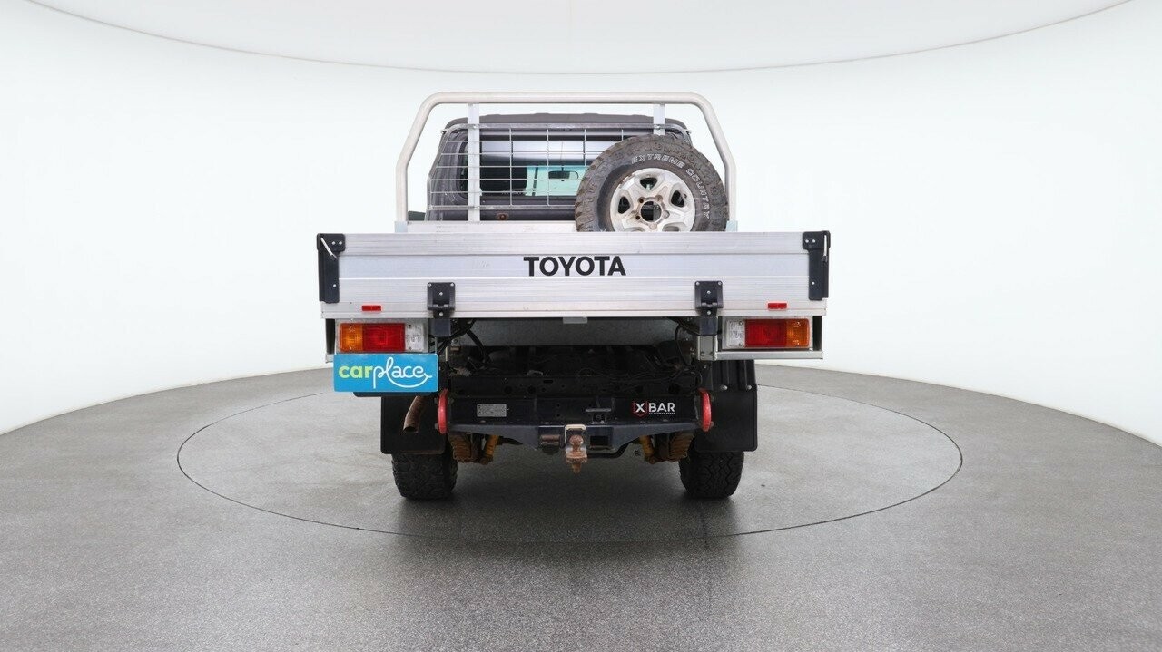 Toyota Landcruiser image 2