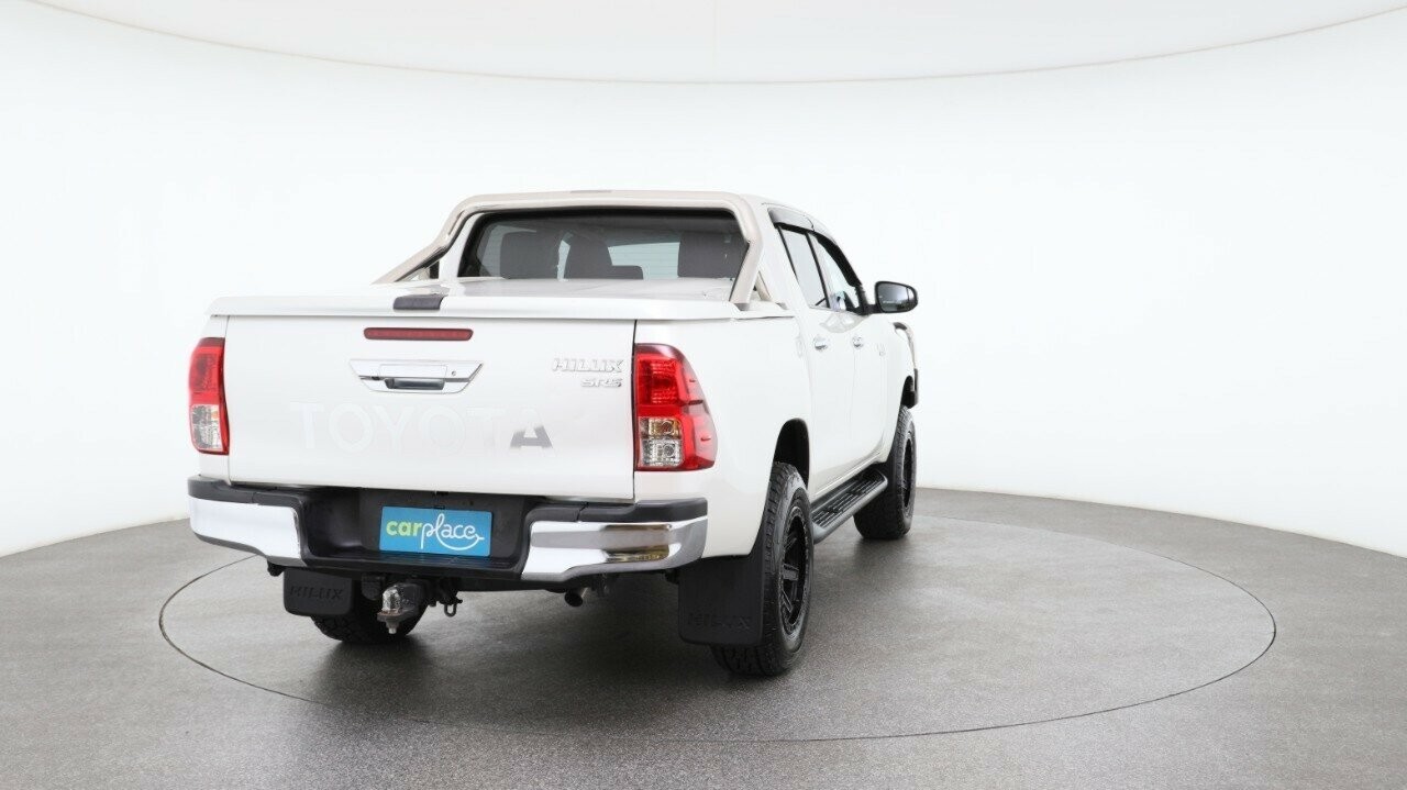 Toyota Hilux image 3