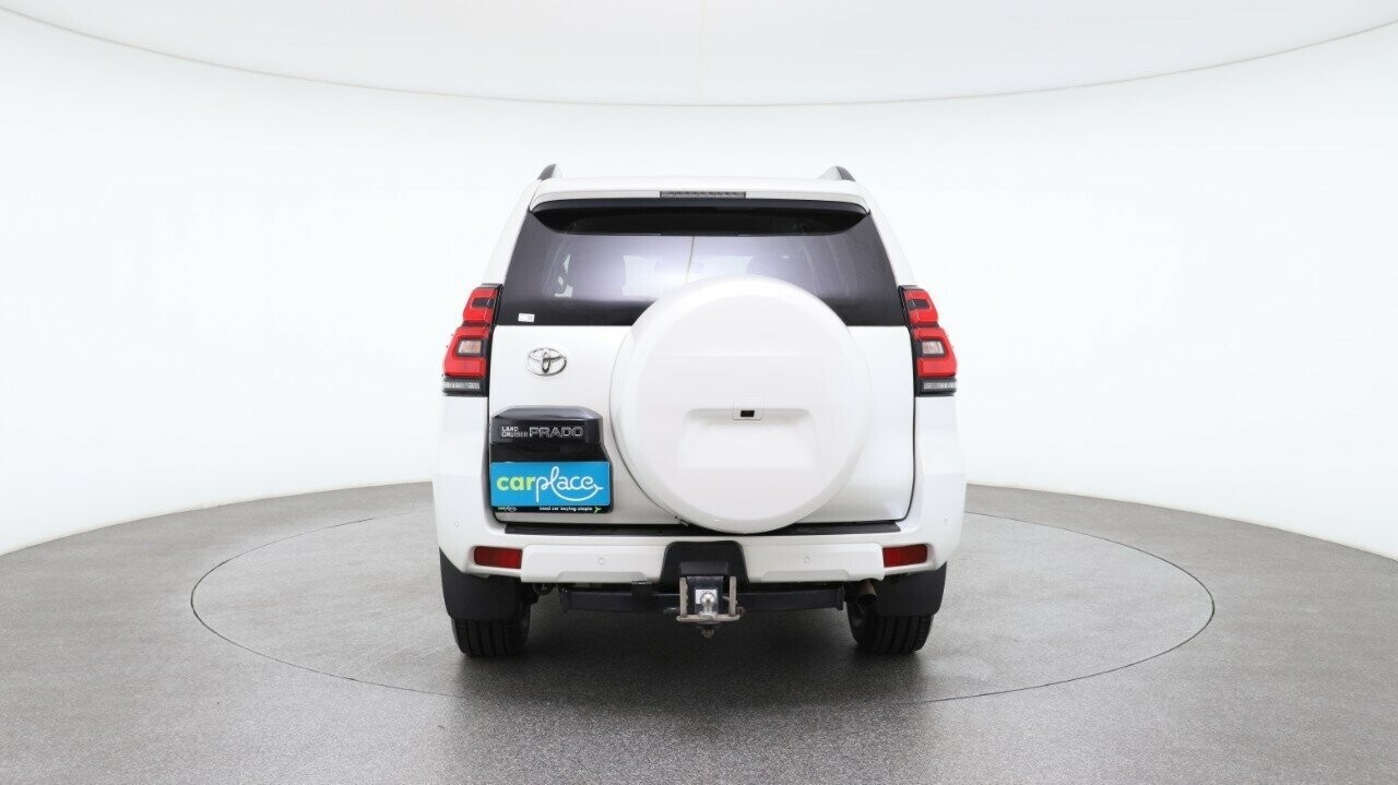 Toyota Landcruiser Prado image 2
