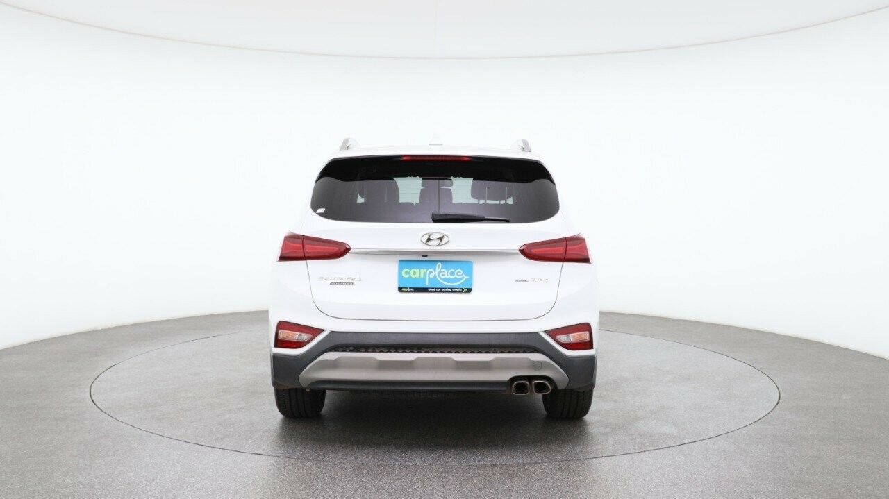 Hyundai Santa Fe image 2