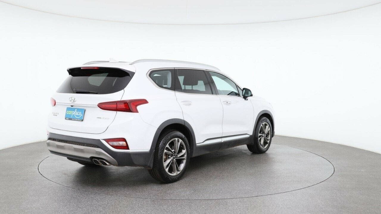 Hyundai Santa Fe image 4