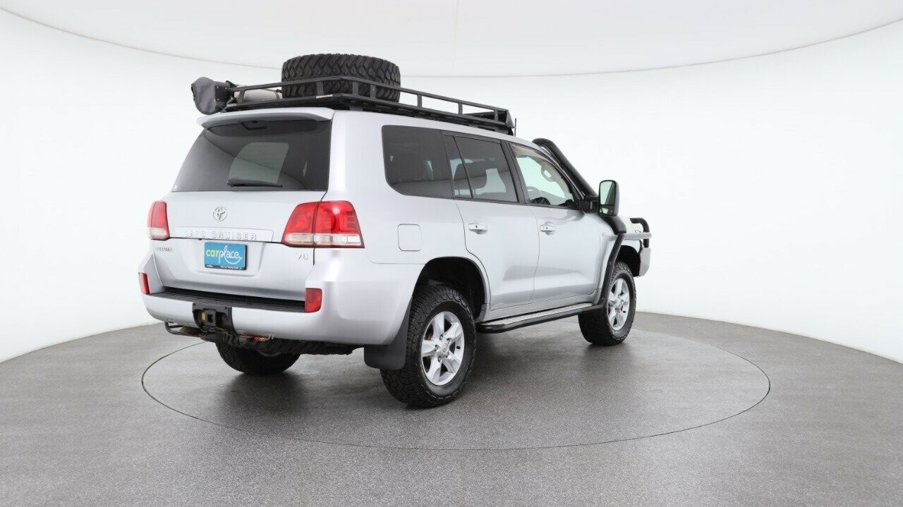 Toyota Landcruiser image 4