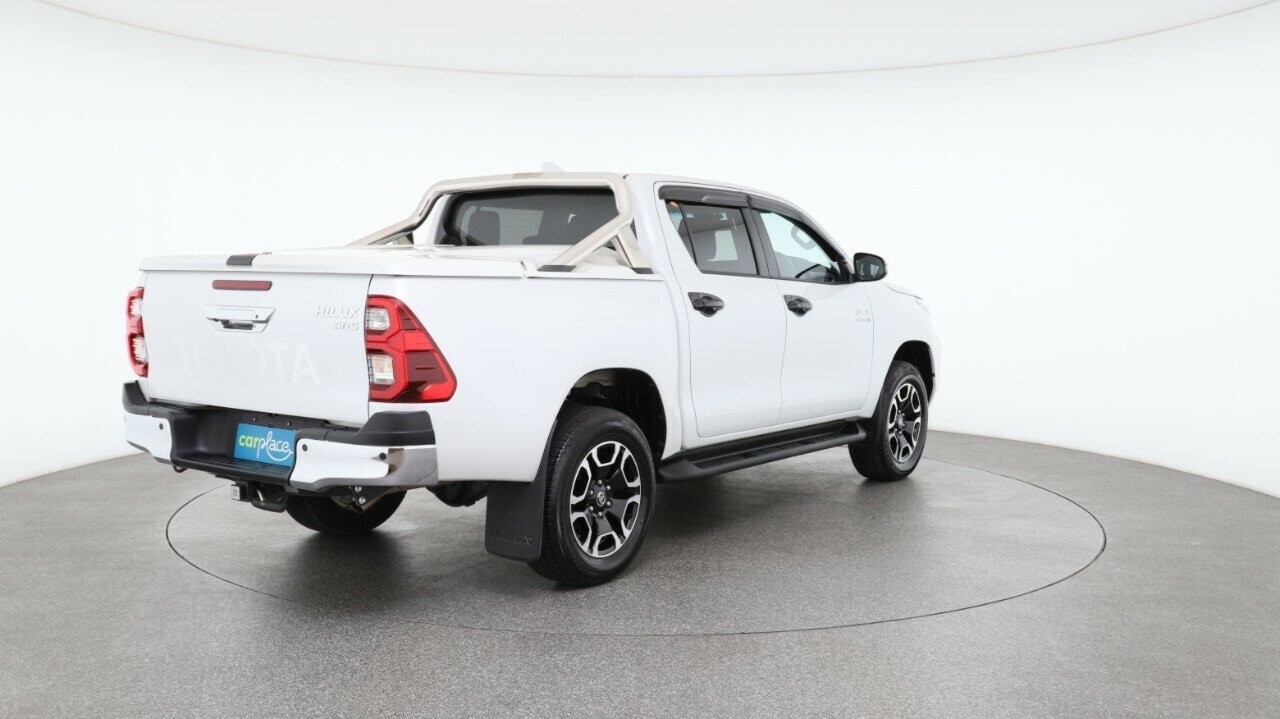 Toyota Hilux image 4