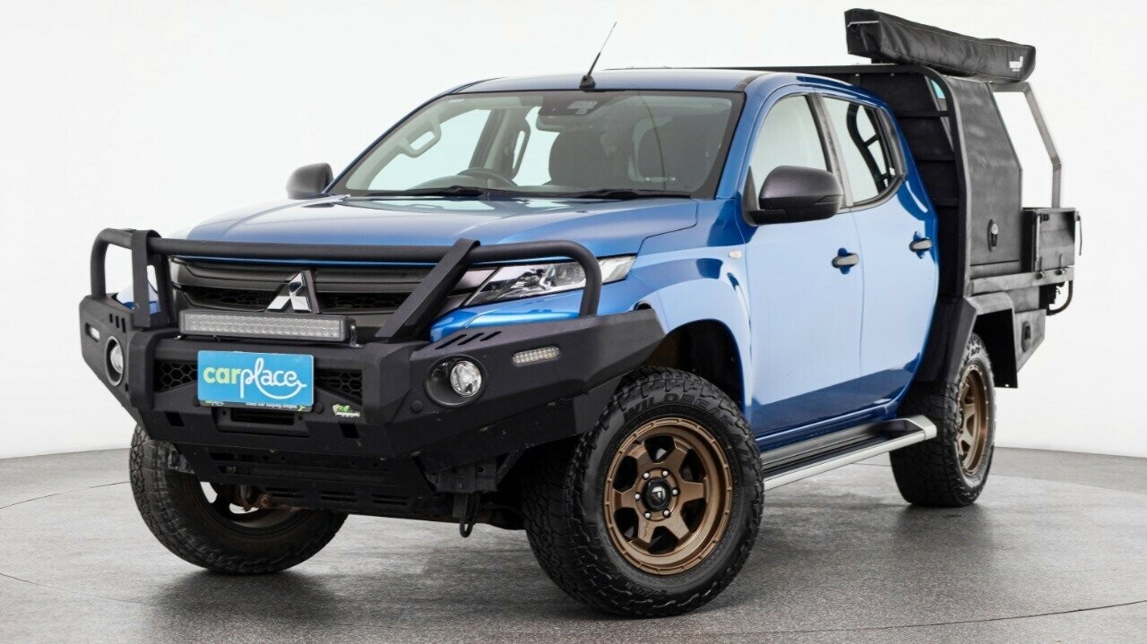 Mitsubishi Triton image 1