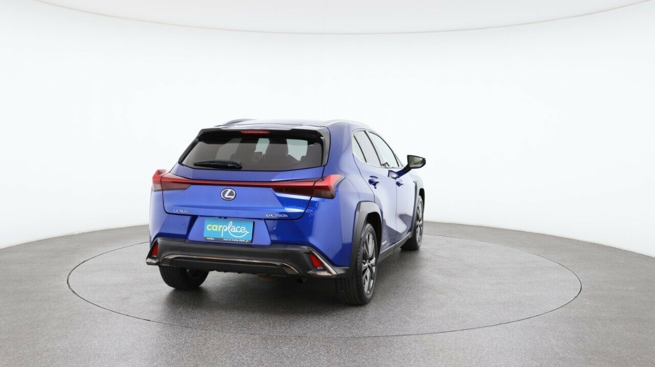 Lexus Ux image 3