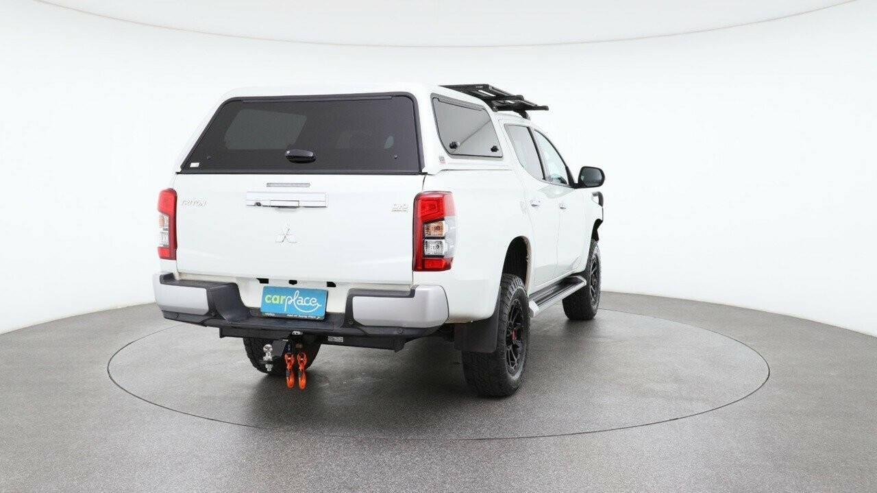Mitsubishi Triton image 3