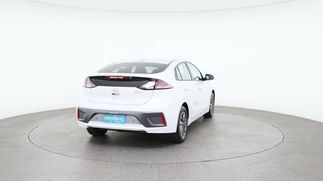 Hyundai Ioniq image 3